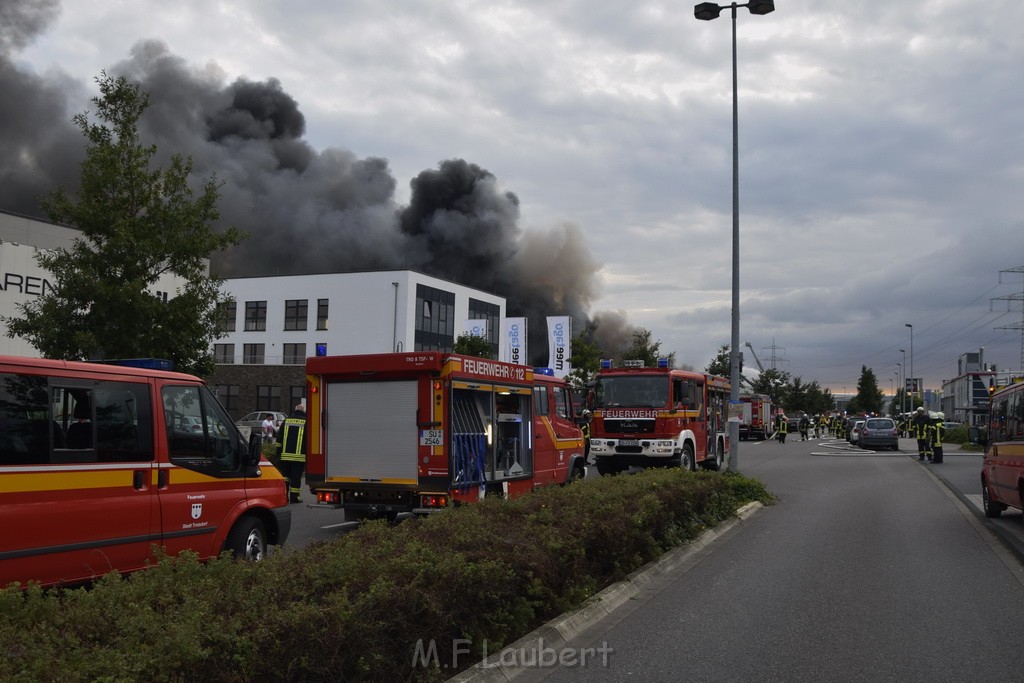 Grossbrand Halle Troisdorf Kriegsdorf Junkersring P018.JPG - Miklos Laubert